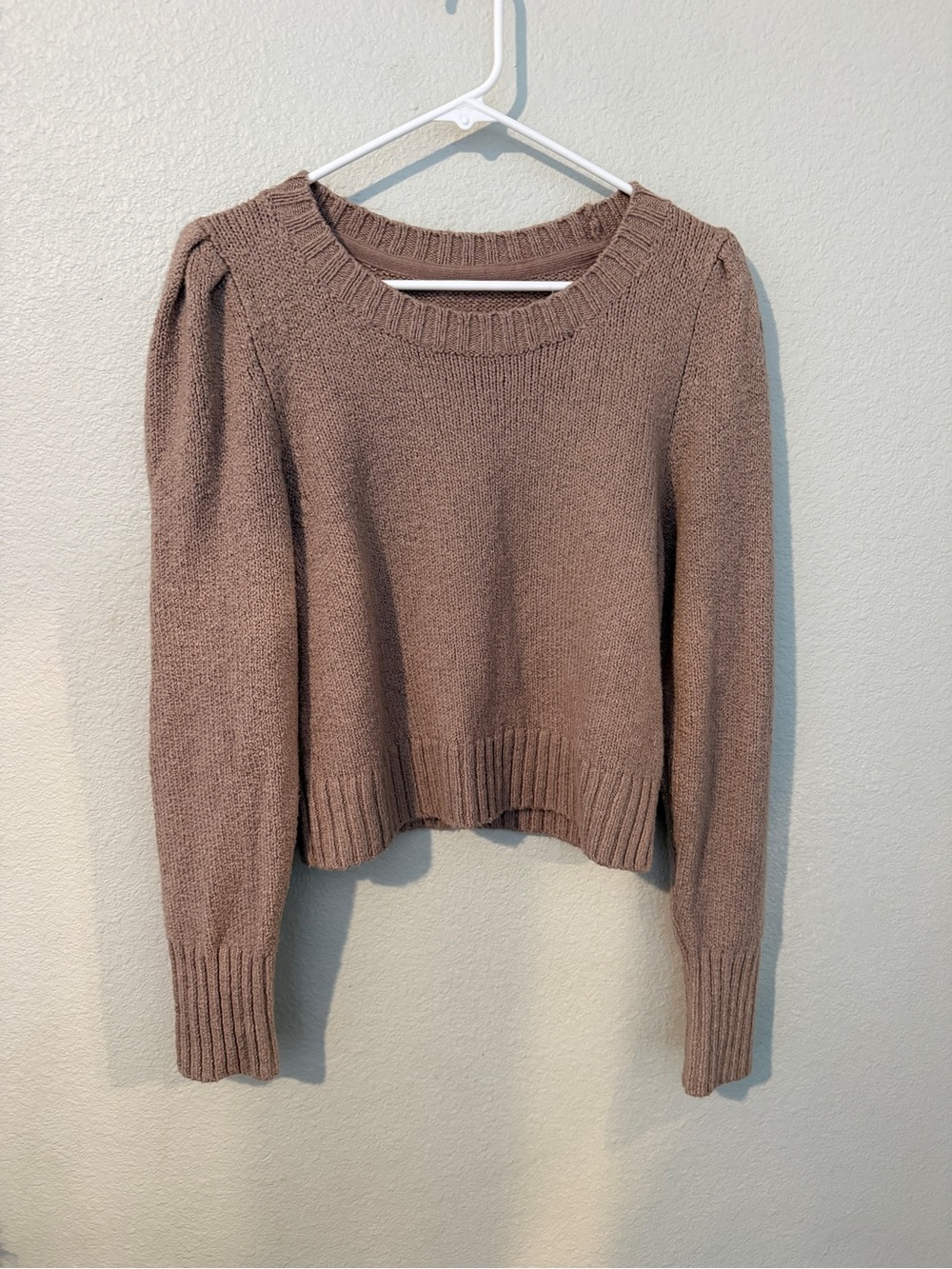 Maeve Cropped Puff-Shoulder Knit Sweater — Brown